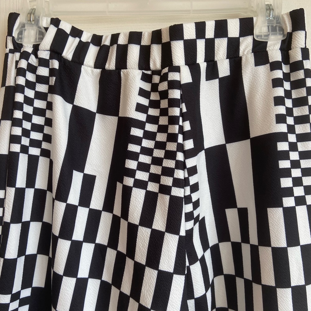 High Waist Geo-print Pants - Picture 4 of 10